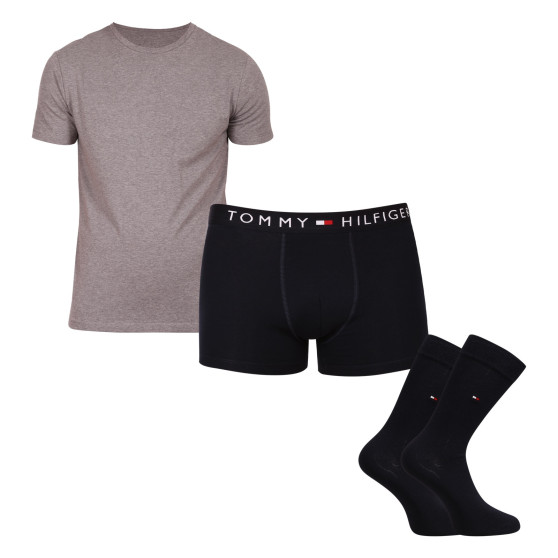 Férfi szett Tommy Hilfiger boxeralsó, zokni és póló ajándékcsomagban. (UM0UM02615 0V5)